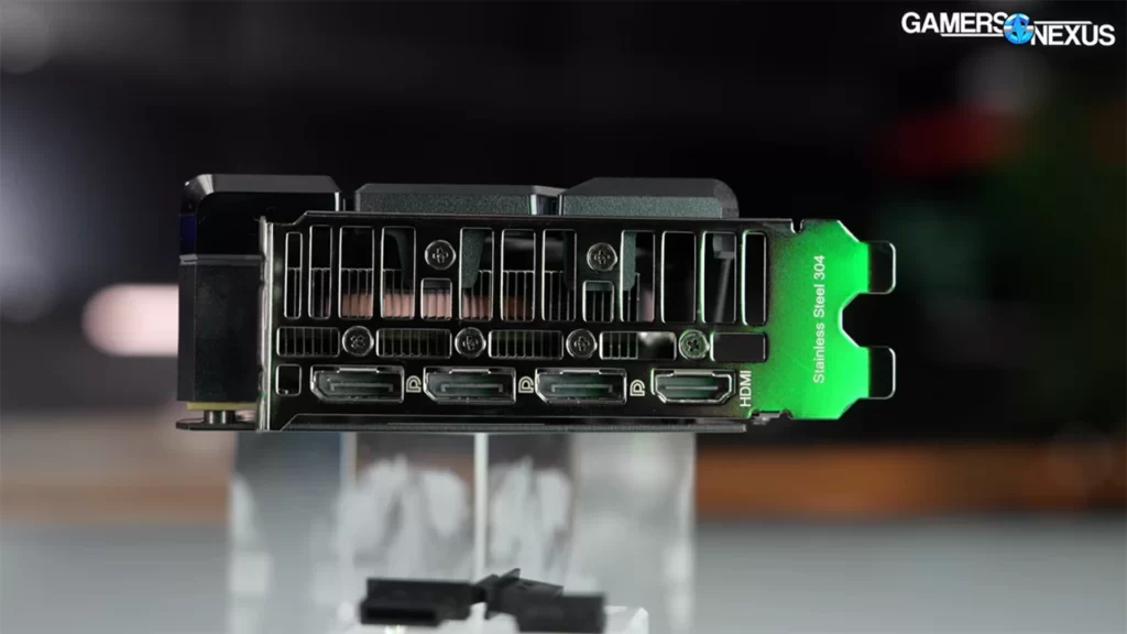 پورتهای خروجی تصویر ASU DUAL RTX 4060 - منبع: Gamers Nexus