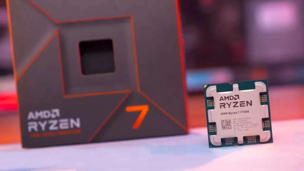 پردازنده AMD Ryzen 7 7700X و جعبه - منبع: Techspot