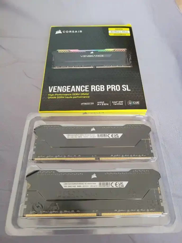 بسته‌بندی و مشخصات ظاهری کیت رم کورسیر Vengeance RGB PRO DDR4 3200